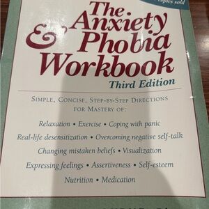 Abrams Books The Anxiety & Phobia Workbook - Red and Green Cover